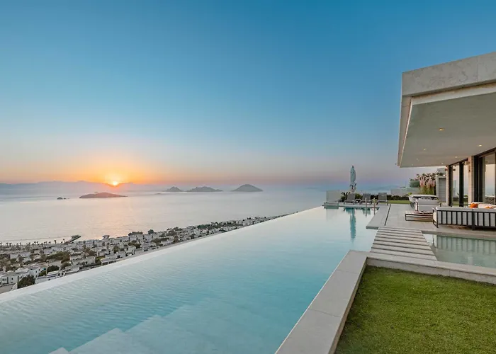 View Infinity Pool Sunset Over Greek Islands Private Concierge Breakfast Up To 10 Guests فيلة بودروم
