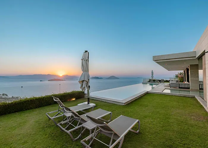 Vilă View Infinity Pool Sunset Over Greek Islands Private Concierge Breakfast Up To 10 Guests Bodrum